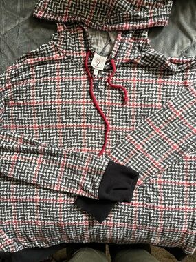 Women’s Hooded Knit Sweater - Gray & Red Plaid